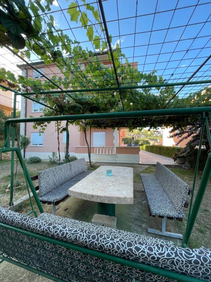 Отель Apartman Jukic Марина Экстерьер фото