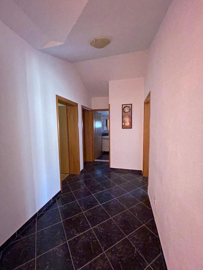 Отель Apartman Jukic Марина Экстерьер фото
