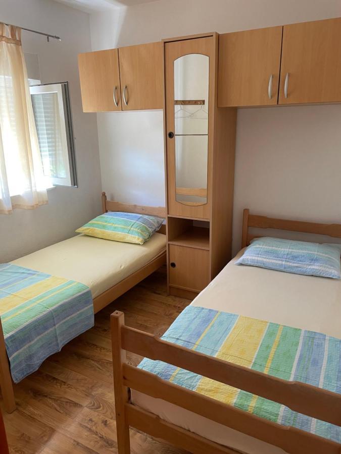 Отель Apartman Jukic Марина Экстерьер фото