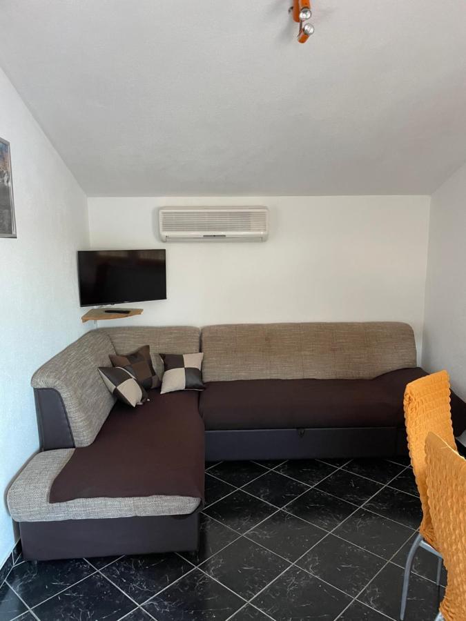 Отель Apartman Jukic Марина Экстерьер фото